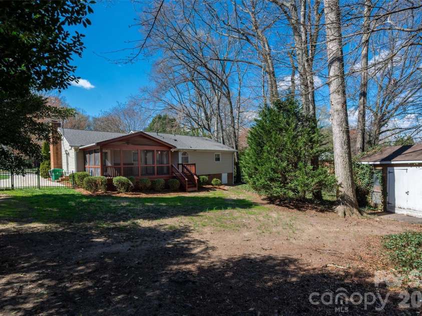 3605 Sulstone Lane, Charlotte, NC 28210.  MLS# CAR4355133, YatesRealty ID 7236. 