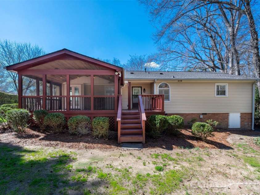 3605 Sulstone Lane, Charlotte, NC 28210.  MLS# CAR4355133, YatesRealty ID 7236. 