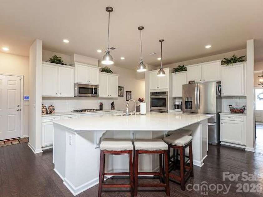 776 Kathy Dianne Drive, Indian Land, SC 29707.  MLS# CAR4337602, YatesRealty ID 7237. Breakfast Bar