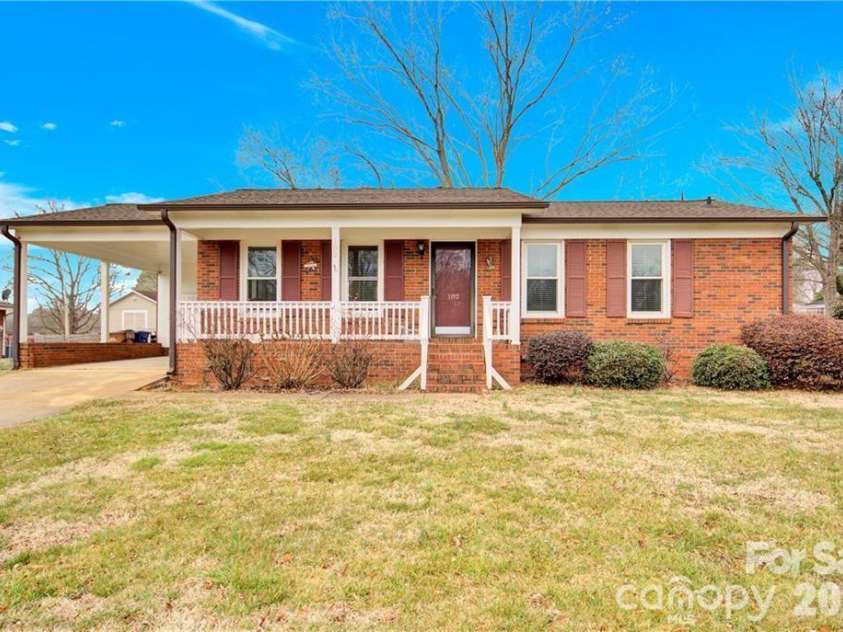 102 Wendover Drive, Lincolnton, NC 28092.  MLS# CAR4352261, YatesRealty ID 7238. 