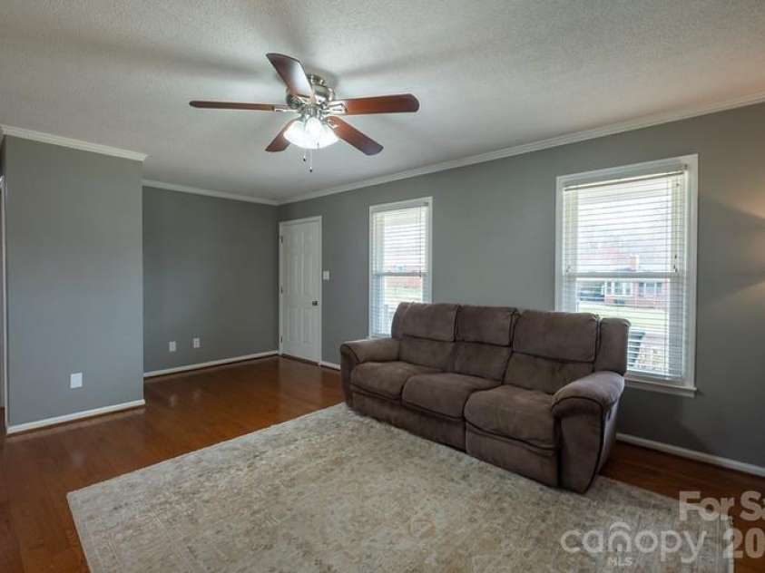 102 Wendover Drive, Lincolnton, NC 28092.  MLS# CAR4352261, YatesRealty ID 7238. 