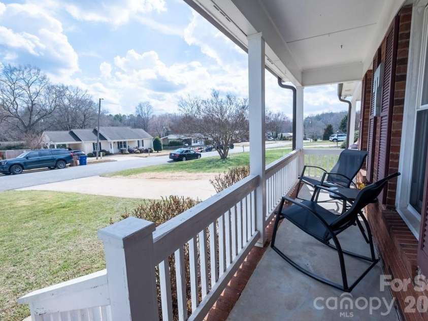 102 Wendover Drive, Lincolnton, NC 28092.  MLS# CAR4352261, YatesRealty ID 7238. Front Porch
