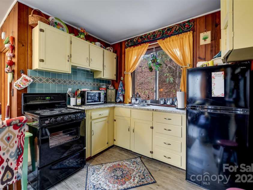 180 Valley Lane, Bryson City, NC 28713.  MLS# CAR4203621, YatesRealty ID 7239. 