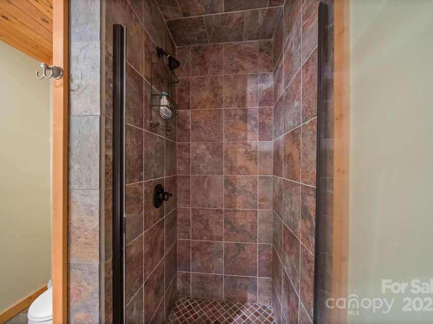 140 Spruce Hollow Road, Beech Mountain, NC 28604.  MLS# CAR4263469, YatesRealty ID 724. 