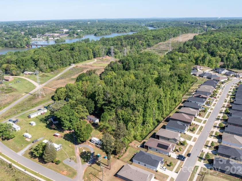 4650, 4654 & 4600 Bright Road, Charlotte, NC 28214.  MLS# CAR4125475, YatesRealty ID 724. Minutes to the Catawba River and Lake Wylie