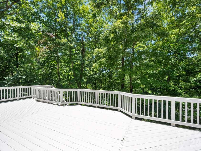 107 Ballantree Drive, Asheville, NC 28803.  MLS# CAR4351990, YatesRealty ID 7240. 