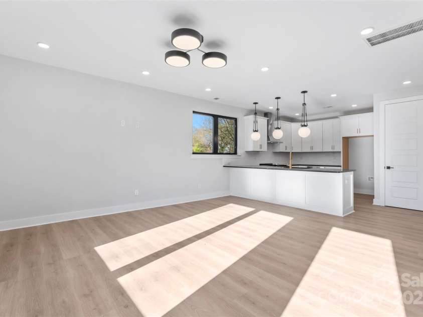 3433 Byrnes Street, Charlotte, NC 28205.  MLS# CAR4241259, YatesRealty ID 7240. 