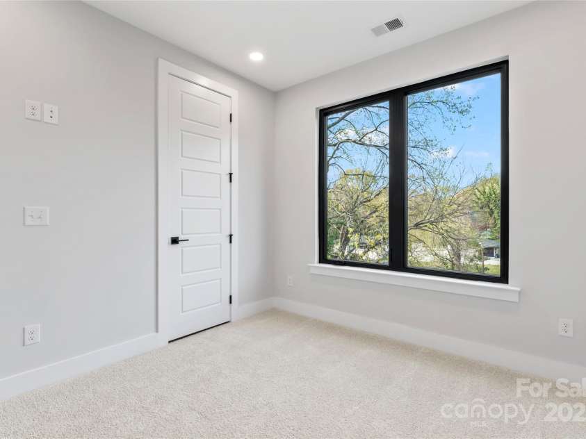 3433 Byrnes Street, Charlotte, NC 28205.  MLS# CAR4241259, YatesRealty ID 7240. 