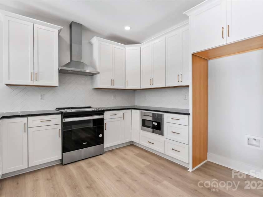 3433 Byrnes Street, Charlotte, NC 28205.  MLS# CAR4241259, YatesRealty ID 7240. 