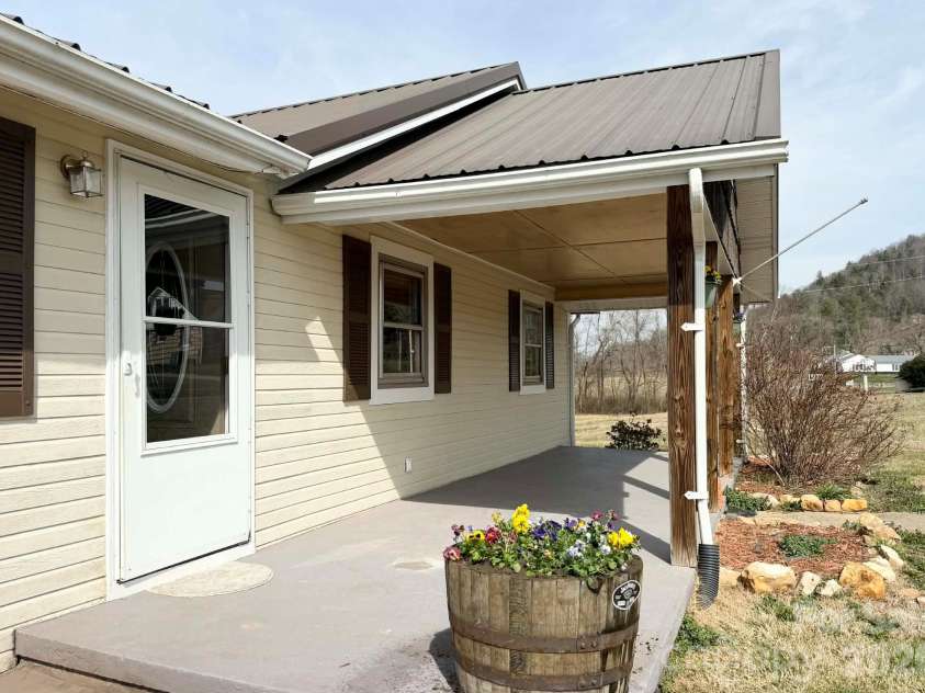 2742 Hwy 268 Highway, Lenoir, NC 28645.  MLS# CAR4354775, YatesRealty ID 7241. 