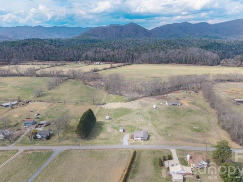 2742 Hwy 268 Highway, Lenoir, NC 28645.  MLS# CAR4354775, YatesRealty ID 7241. 