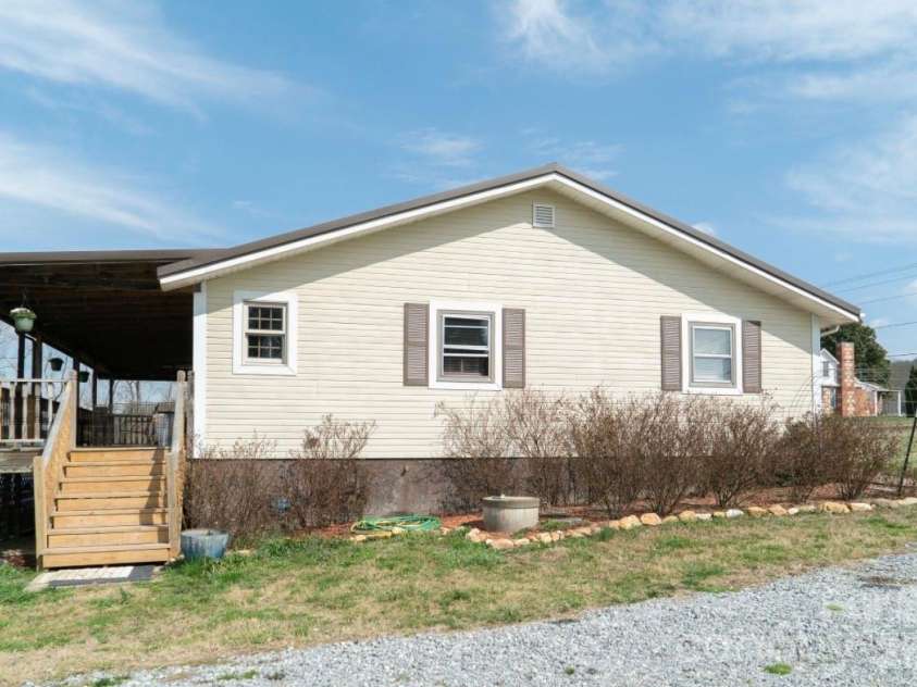 2742 Hwy 268 Highway, Lenoir, NC 28645.  MLS# CAR4354775, YatesRealty ID 7241. 