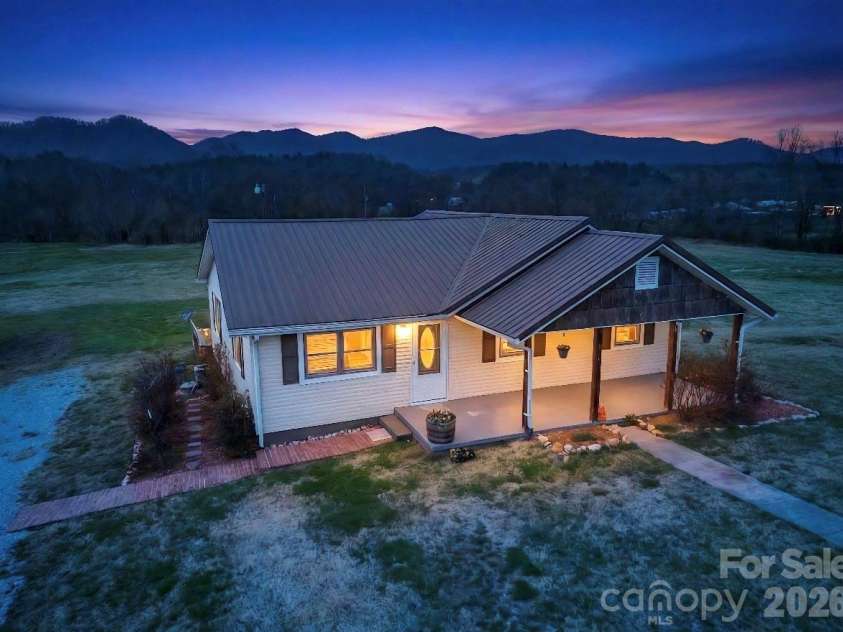 2742 Hwy 268 Highway, Lenoir, NC 28645.  MLS# CAR4354775, YatesRealty ID 7241. Virtually Staged
