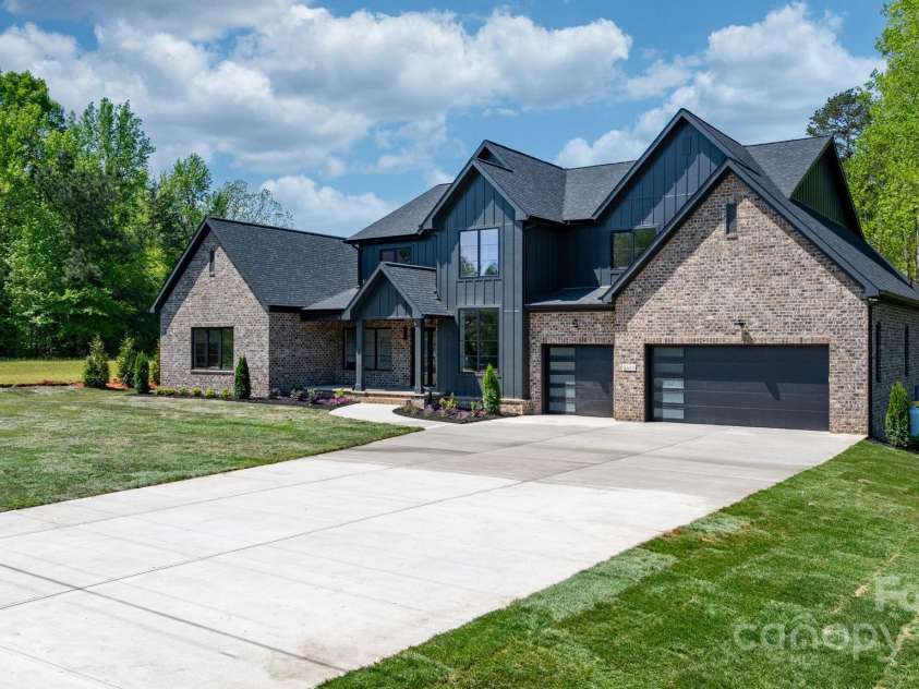 4377 Kiser Island Road, Terrell, NC 28682.  MLS# CAR4248976, YatesRealty ID 7241. Front 3