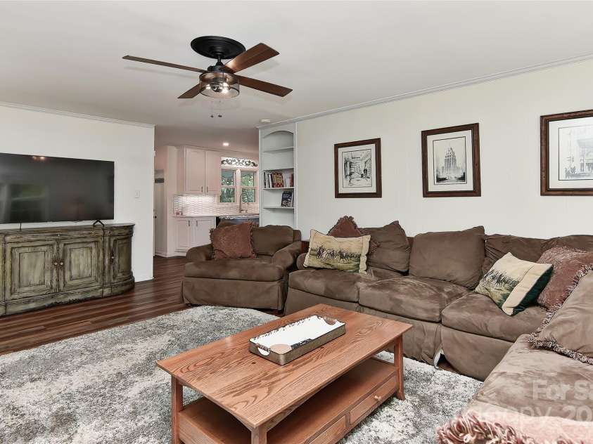 218 Kimrod Lane, Charlotte, NC 28270.  MLS# CAR4246775, YatesRealty ID 7242. 