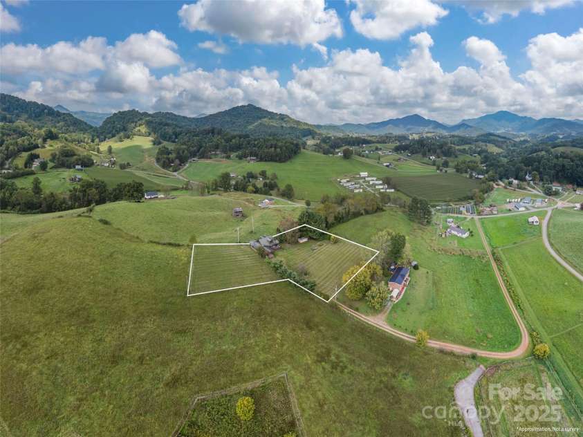 204 Ty Lea Drive, Waynesville, NC 28785.  MLS# CAR4327703, YatesRealty ID 7243. 