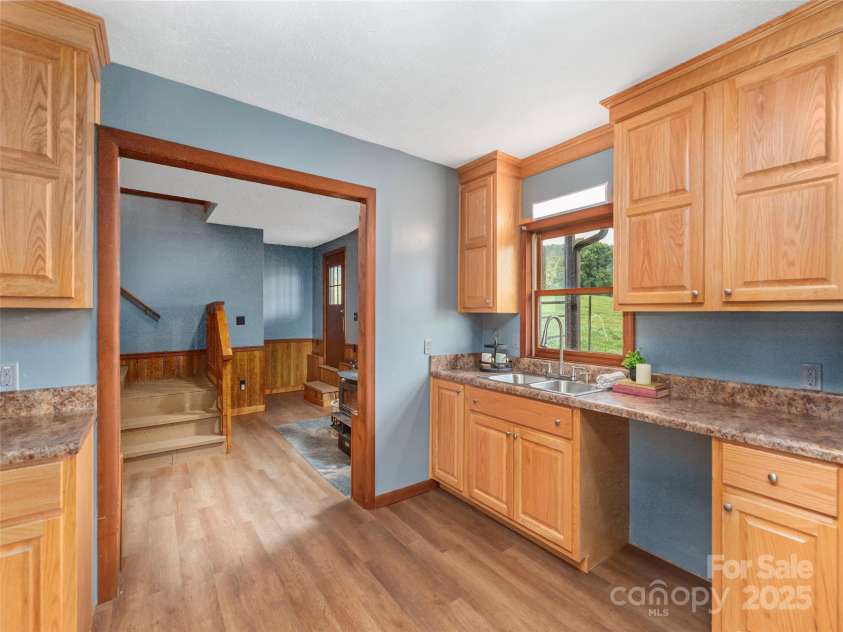 204 Ty Lea Drive, Waynesville, NC 28785.  MLS# CAR4327703, YatesRealty ID 7243. 