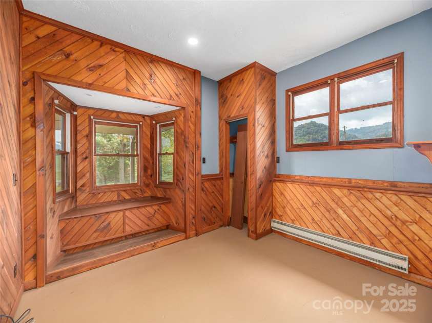 204 Ty Lea Drive, Waynesville, NC 28785.  MLS# CAR4327703, YatesRealty ID 7243. 