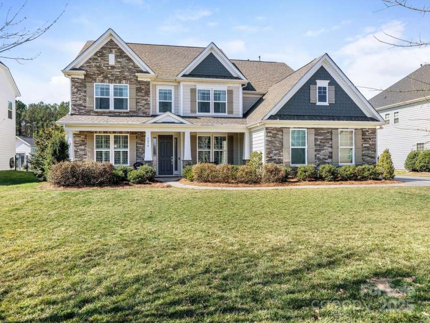 5078 Hyannis Court, Matthews, NC 28104.  MLS# CAR4246672, YatesRealty ID 7244. 