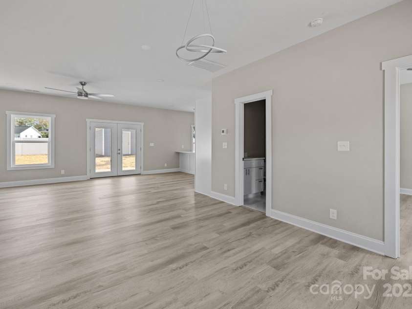 3804 Freedom Drive, Charlotte, NC 28208.  MLS# CAR4245901, YatesRealty ID 7245. 