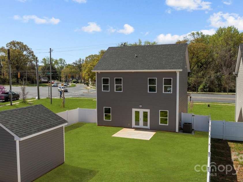 3804 Freedom Drive, Charlotte, NC 28208.  MLS# CAR4245901, YatesRealty ID 7245. Flat Fenced-In Backyard