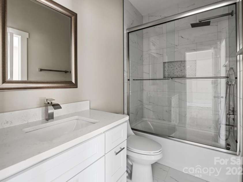 3804 Freedom Drive, Charlotte, NC 28208.  MLS# CAR4245901, YatesRealty ID 7245. Full bath on main floor.