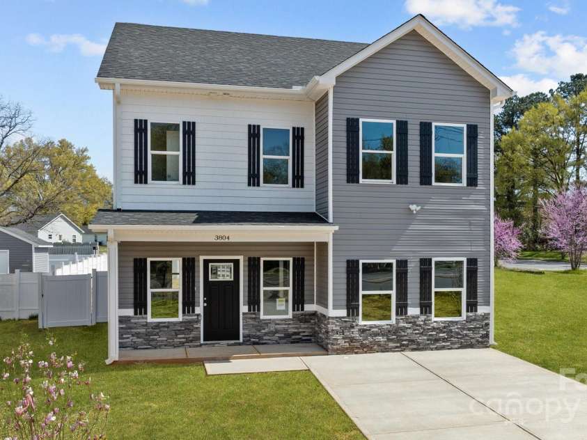 3804 Freedom Drive, Charlotte, NC 28208.  MLS# CAR4245901, YatesRealty ID 7245. Location, Location Location Unbeatable Investment!!
