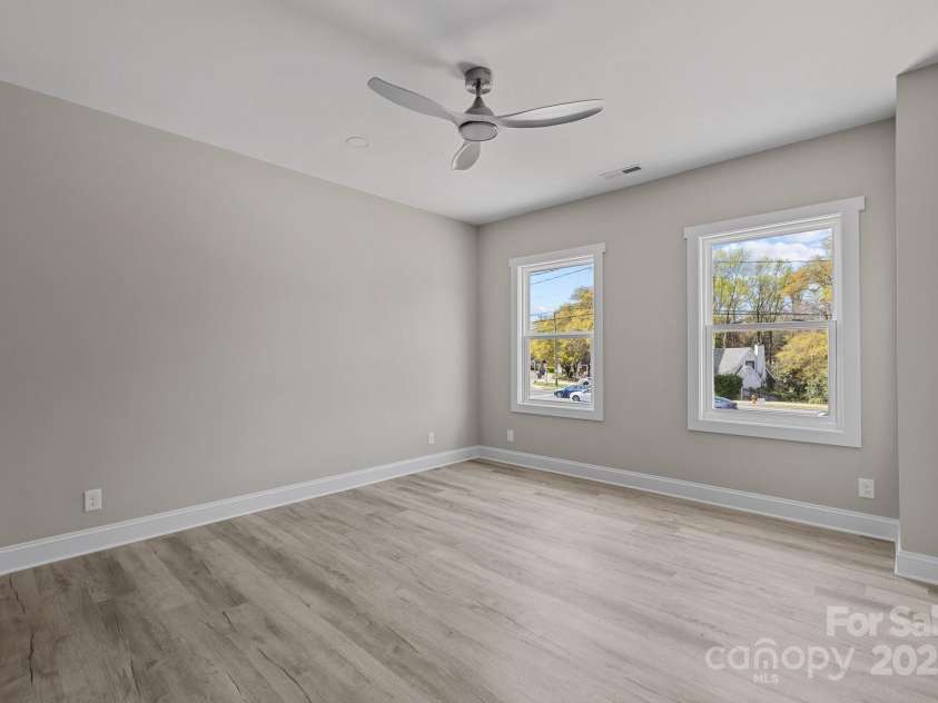 3804 Freedom Drive, Charlotte, NC 28208.  MLS# CAR4245901, YatesRealty ID 7245. Master Suite
