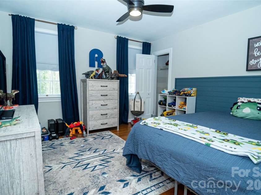 507 Riverside Drive, Morganton, NC 28655.  MLS# CAR4361650, YatesRealty ID 7245. 