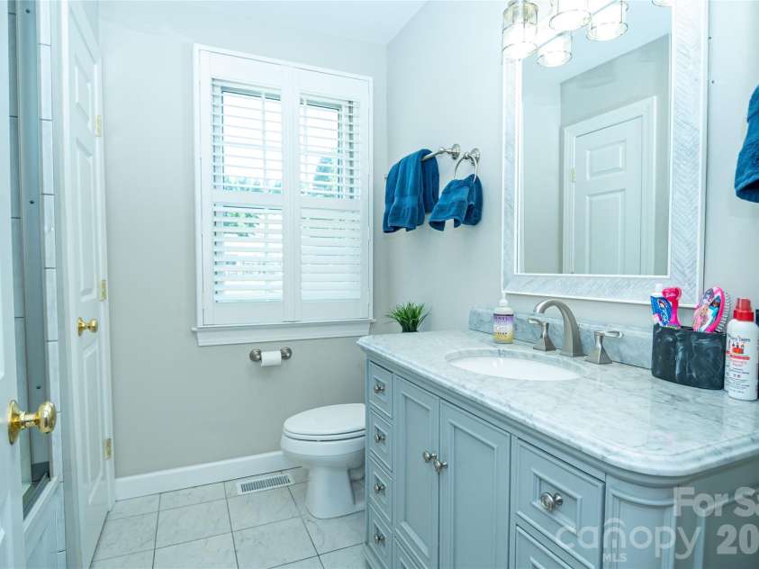 507 Riverside Drive, Morganton, NC 28655.  MLS# CAR4361650, YatesRealty ID 7245. 