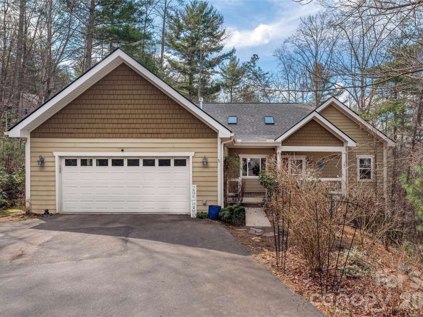 3 Pathwood Lane, Weaverville, NC 28787.  MLS# CAR4349898, YatesRealty ID 7246. 