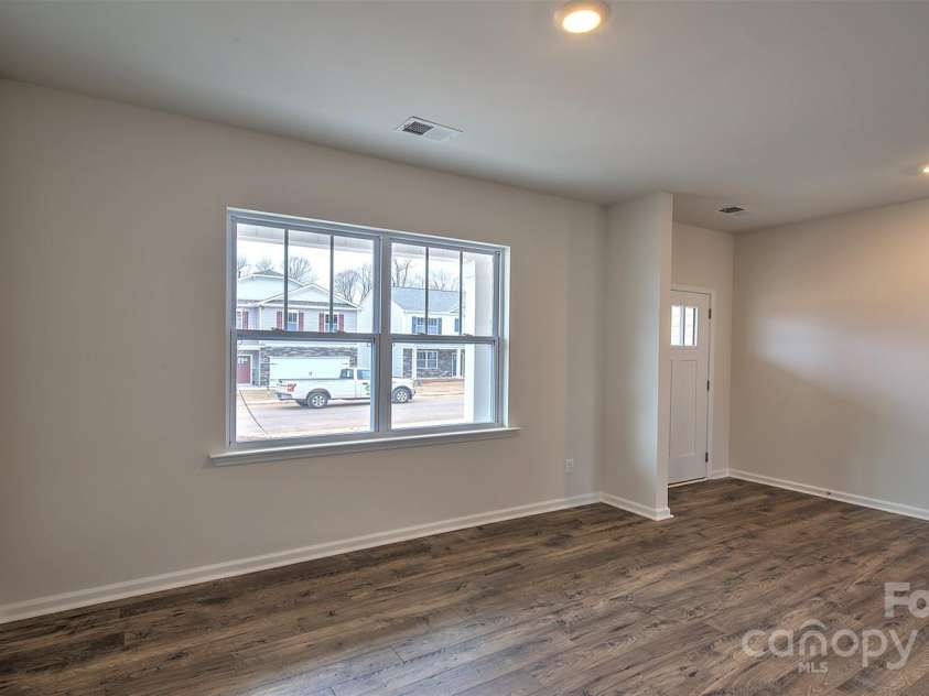 580 Country Oak Drive, Asheville, NC 28804.  MLS# CAR4206325, YatesRealty ID 7248. Representation Photo Only