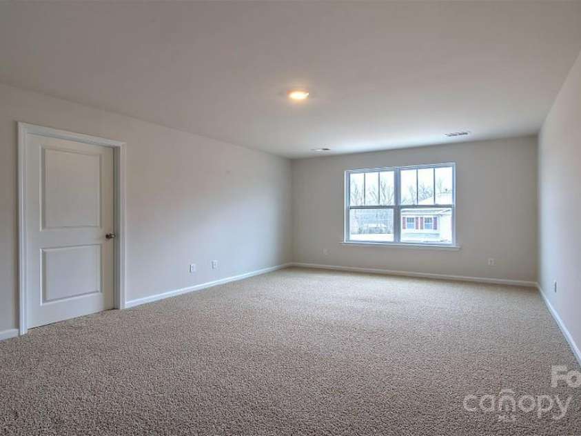 580 Country Oak Drive, Asheville, NC 28804.  MLS# CAR4206325, YatesRealty ID 7248. Representation Photo Only