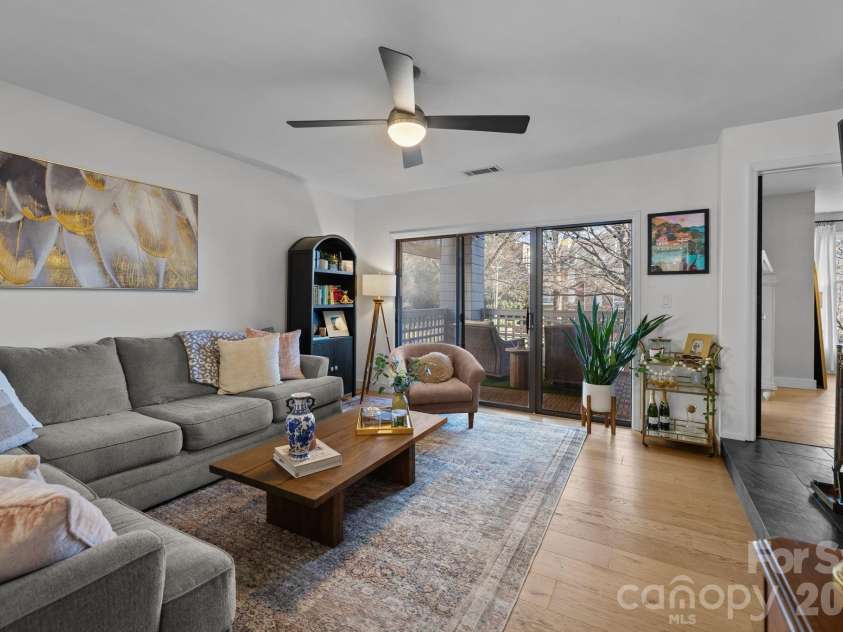318 Queens Road, Charlotte, NC 28204.  MLS# CAR4341342, YatesRealty ID 7249. 