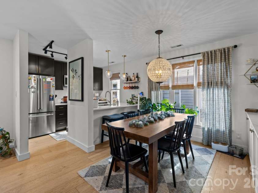 318 Queens Road, Charlotte, NC 28204.  MLS# CAR4341342, YatesRealty ID 7249. 