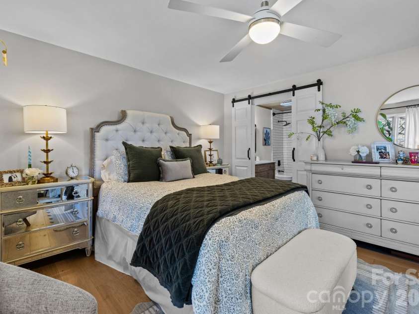 318 Queens Road, Charlotte, NC 28204.  MLS# CAR4341342, YatesRealty ID 7249. 