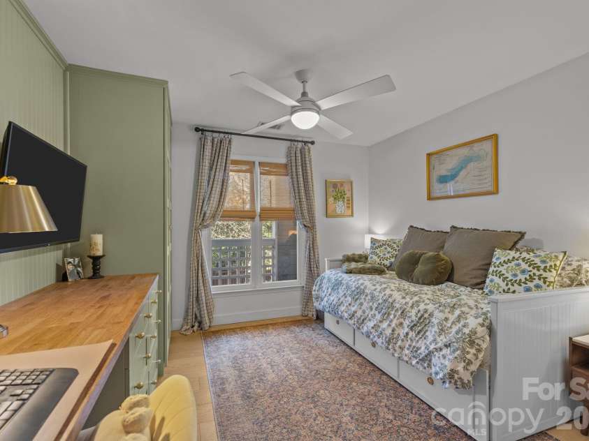 318 Queens Road, Charlotte, NC 28204.  MLS# CAR4341342, YatesRealty ID 7249. 