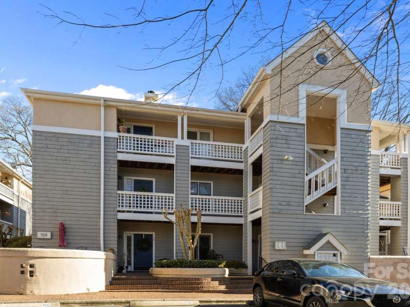 318 Queens Road, Charlotte, NC 28204.  MLS# CAR4341342, YatesRealty ID 7249. 