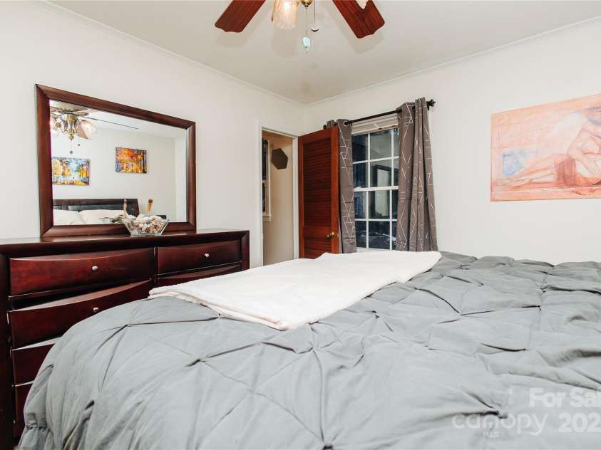 5398 US 221 Highway, Marion, NC 28752.  MLS# CAR4215873, YatesRealty ID 7249. 