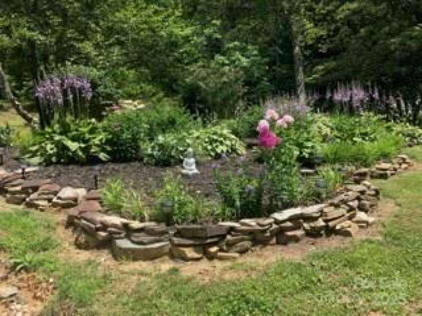 5398 US 221 Highway, Marion, NC 28752.  MLS# CAR4215873, YatesRealty ID 7249. 