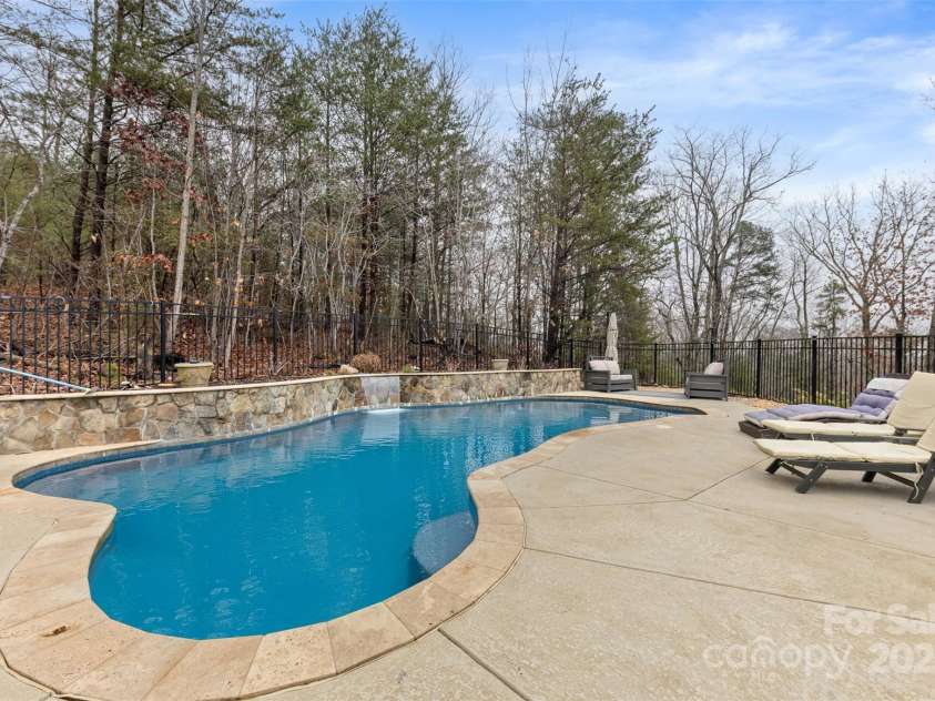 244 Mark Ryan Lane, Dallas, NC 28034.  MLS# CAR4328222, YatesRealty ID 725. 