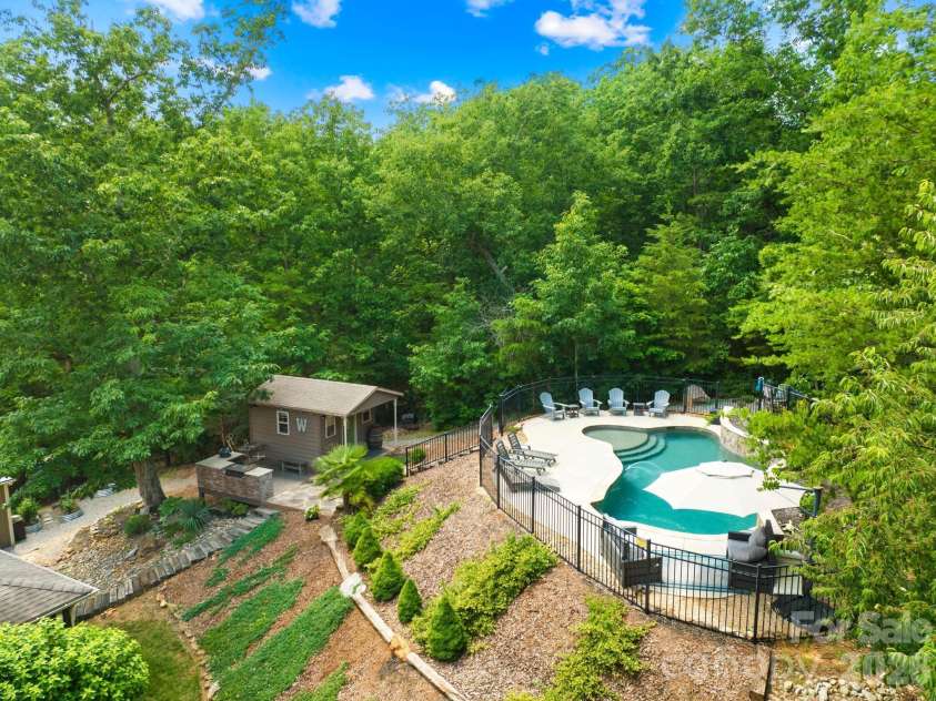244 Mark Ryan Lane, Dallas, NC 28034.  MLS# CAR4389974, YatesRealty ID 725. 