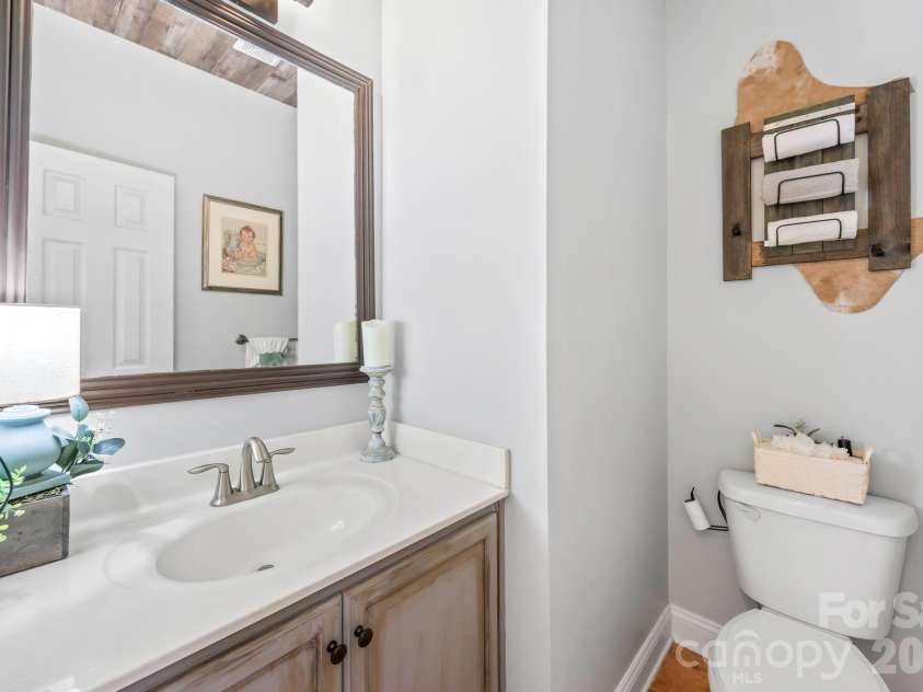 244 Mark Ryan Lane, Dallas, NC 28034.  MLS# CAR4389974, YatesRealty ID 725. Half Bathroom Main