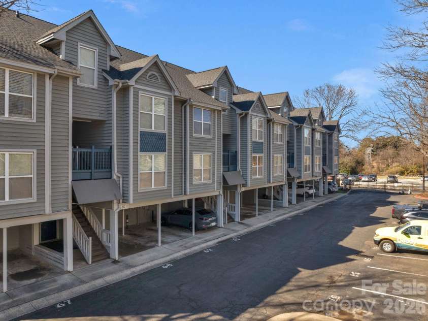 513 N Graham Street, Charlotte, NC 28202.  MLS# CAR4346803, YatesRealty ID 7251. 