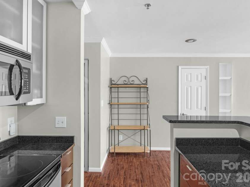 513 N Graham Street, Charlotte, NC 28202.  MLS# CAR4346803, YatesRealty ID 7251. 