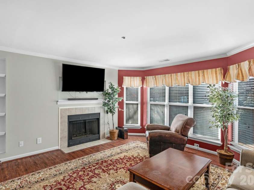 513 N Graham Street, Charlotte, NC 28202.  MLS# CAR4346803, YatesRealty ID 7251. 