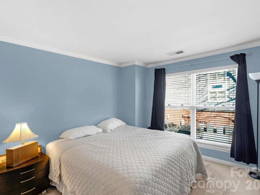 513 N Graham Street, Charlotte, NC 28202.  MLS# CAR4346803, YatesRealty ID 7251. 