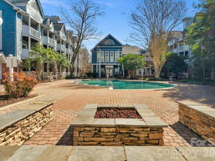 513 N Graham Street, Charlotte, NC 28202.  MLS# CAR4346803, YatesRealty ID 7251. 