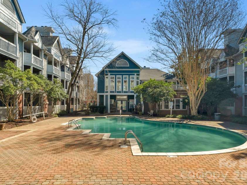 513 N Graham Street, Charlotte, NC 28202.  MLS# CAR4346803, YatesRealty ID 7251. 