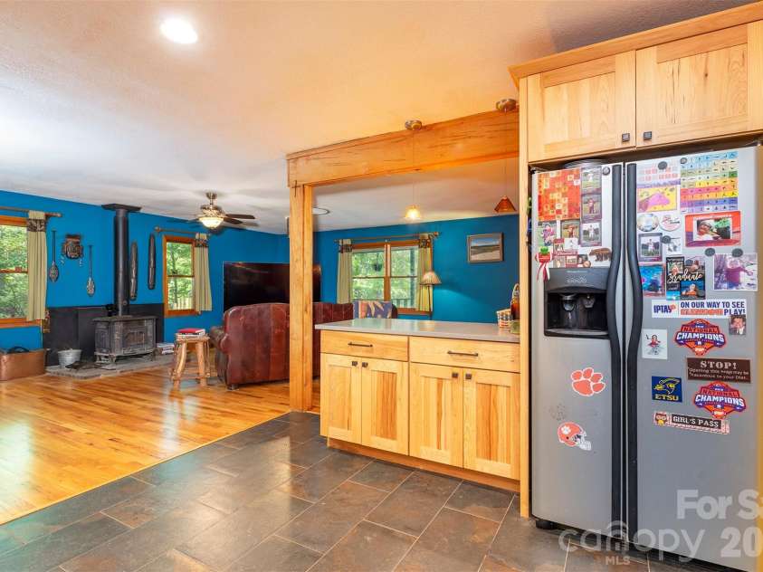 23 Hunting Lodge Drive, Black Mountain, NC 28711.  MLS# CAR4389257, YatesRealty ID 7252. 